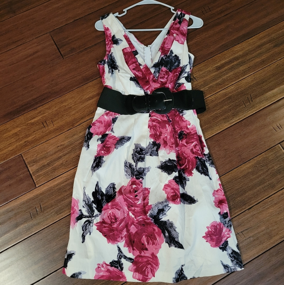 Spring Floral Belted Dress EUC